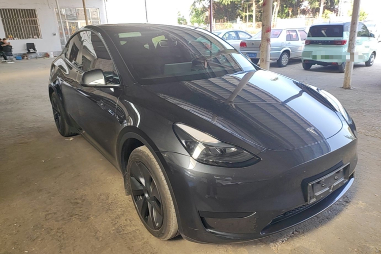 Tesla Model Y 2024 #4 Tesla Model Y 2024 car image #4