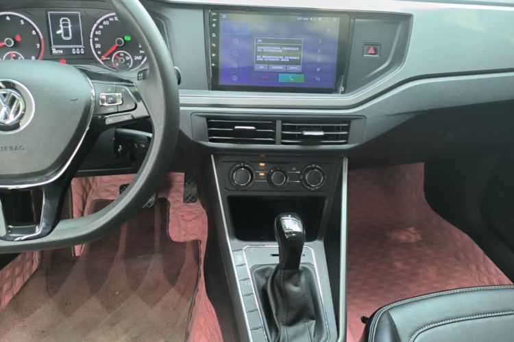 Volkswagen Polo 2021 car image #17