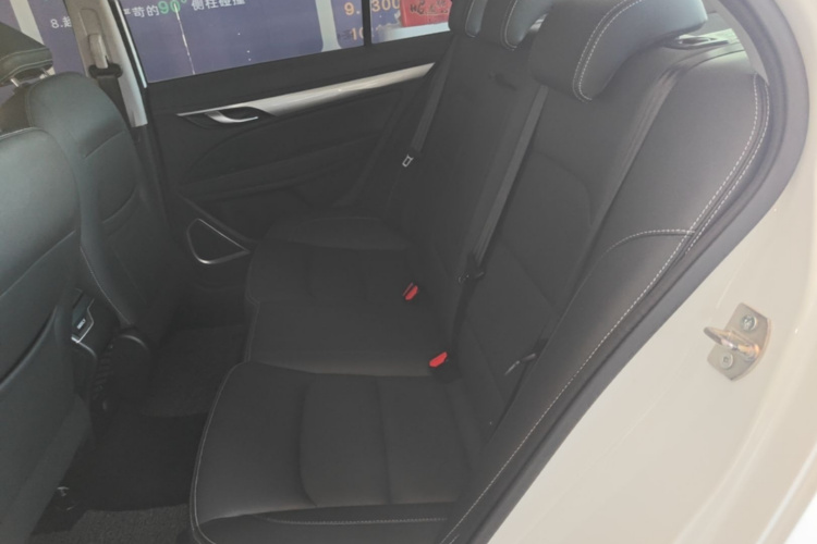 GEELY Emgrand 2021 car image #17