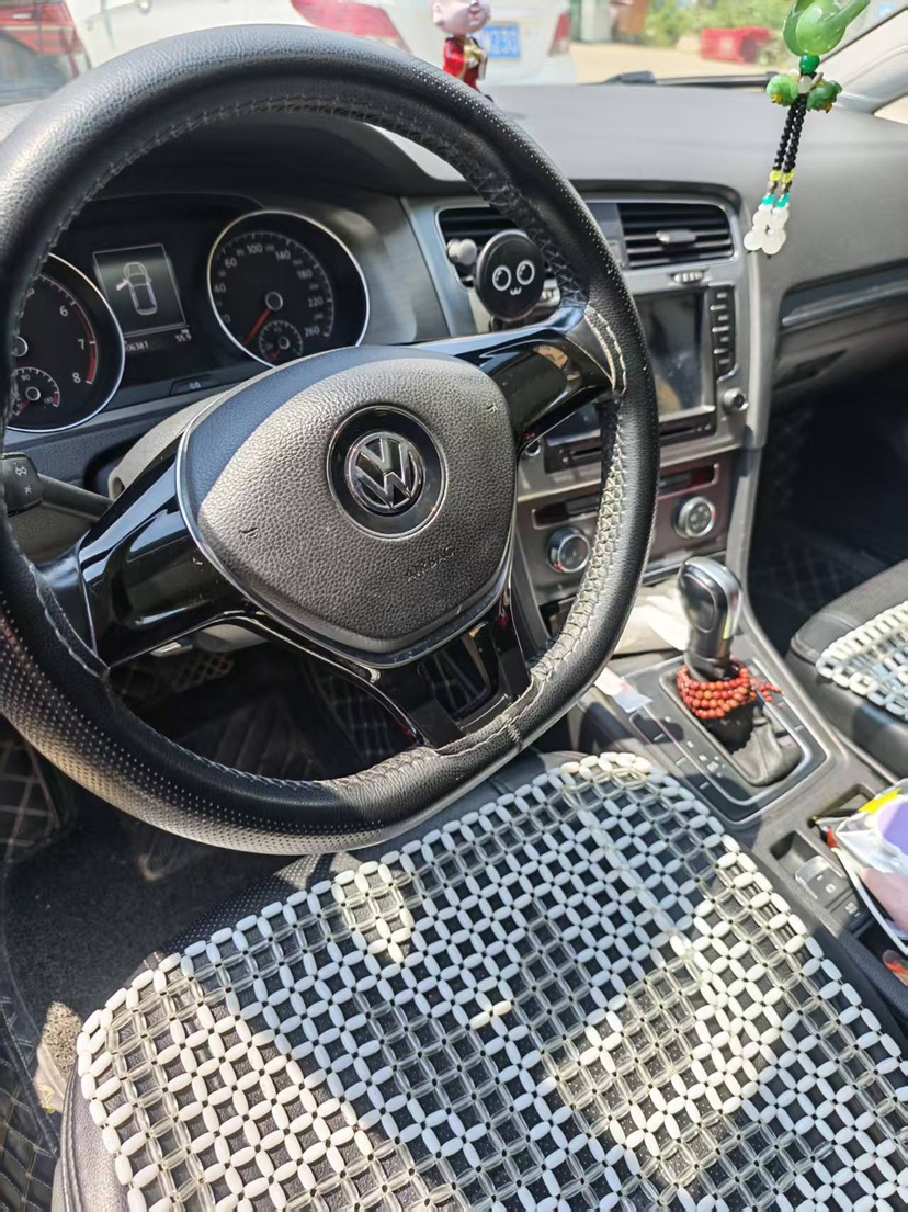 Volkswagen Golf 2015 car image #5