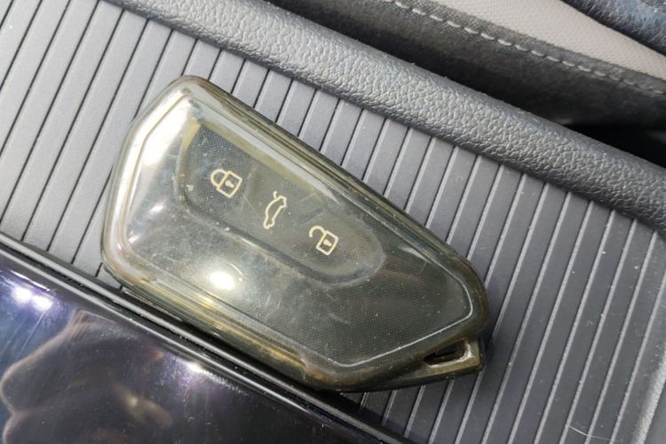 Volkswagen Golf 2023 immagine di auto #9