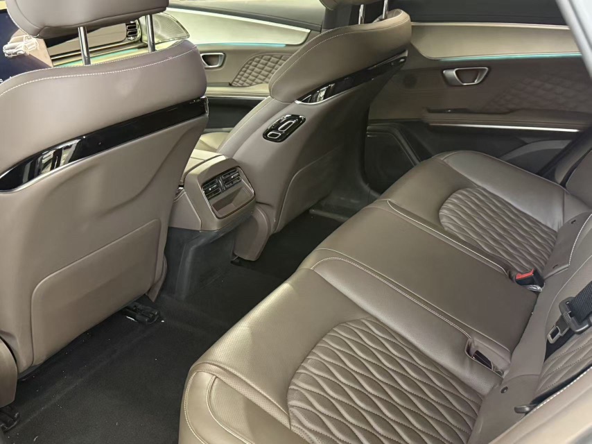 BYD Han 2023 #4 BYD Han 2023 car image #4