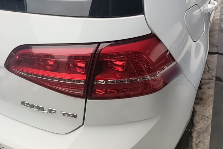 Volkswagen Golf 2015 car image #8