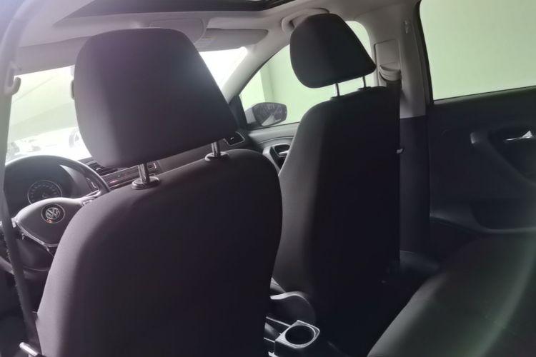 Volkswagen Polo 2016 car image #18