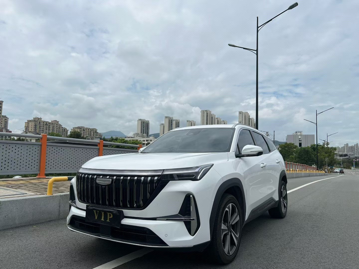 GEELY Boyue L 2025 car image 