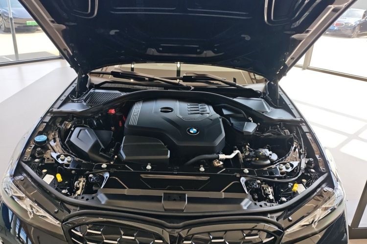 BMW 3 Series 2024 صورة سيارة #20