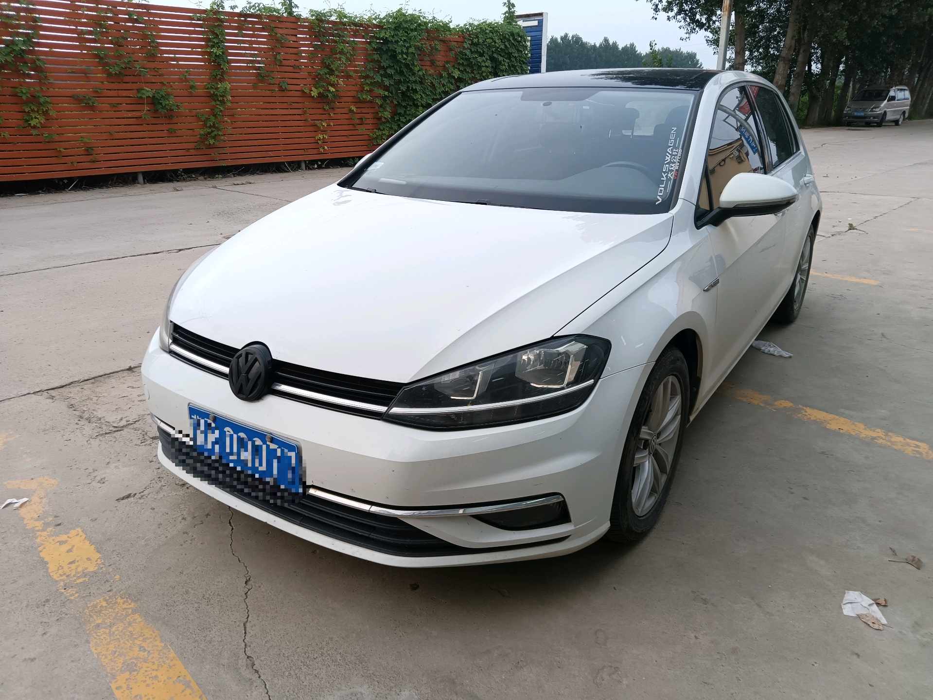 2018 2018 car image