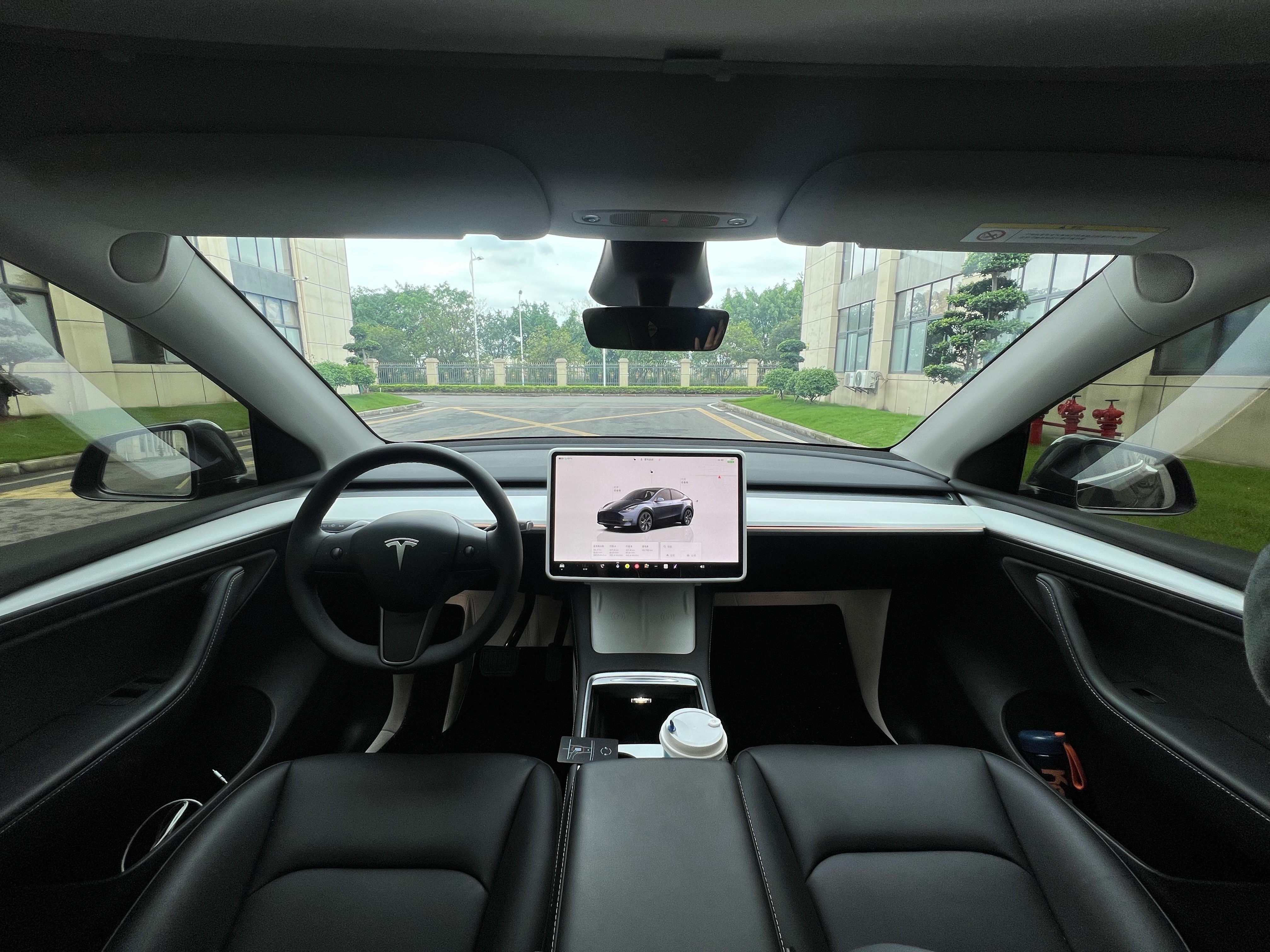Tesla Model Y 2024 #12 Tesla Model Y 2024 car image #12