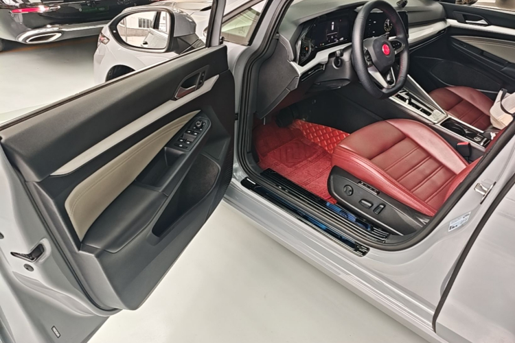 Volkswagen Golf 2023 #16 Volkswagen Golf 2023 car image #16