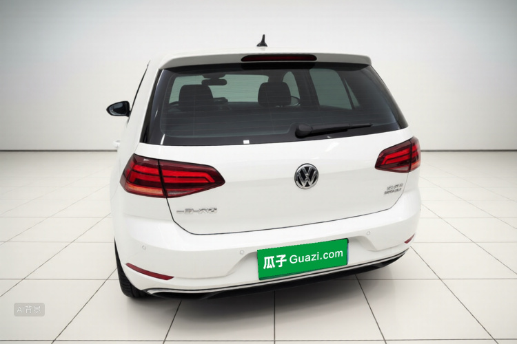 Volkswagen Golf 2018 car image #6
