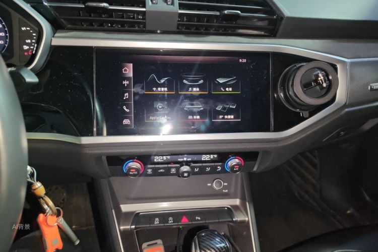 Audi Q3 2021 car image #15