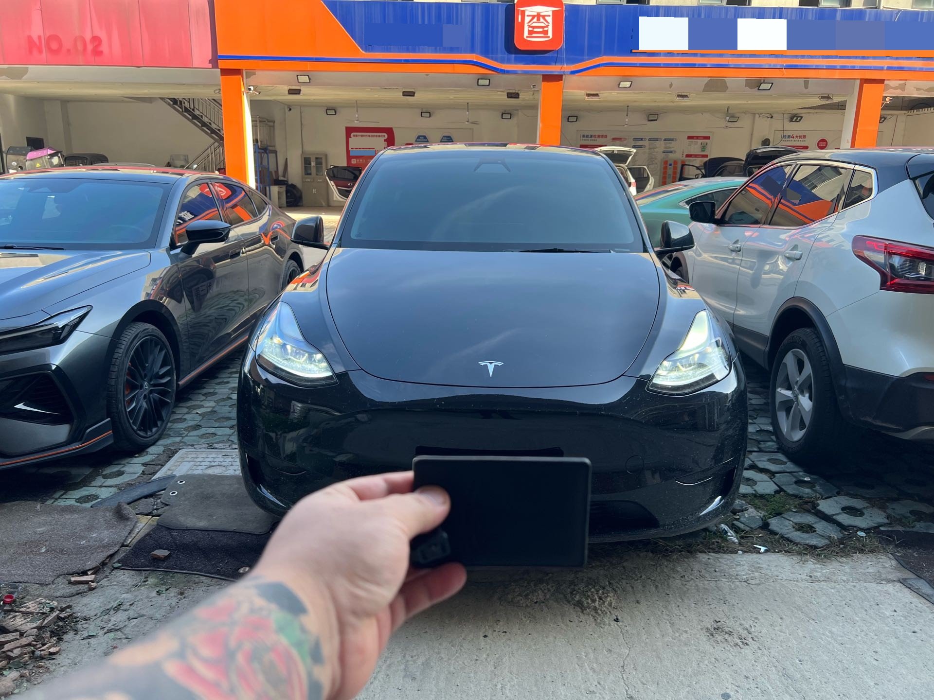 Tesla Model Y 2023 immagine di auto #2