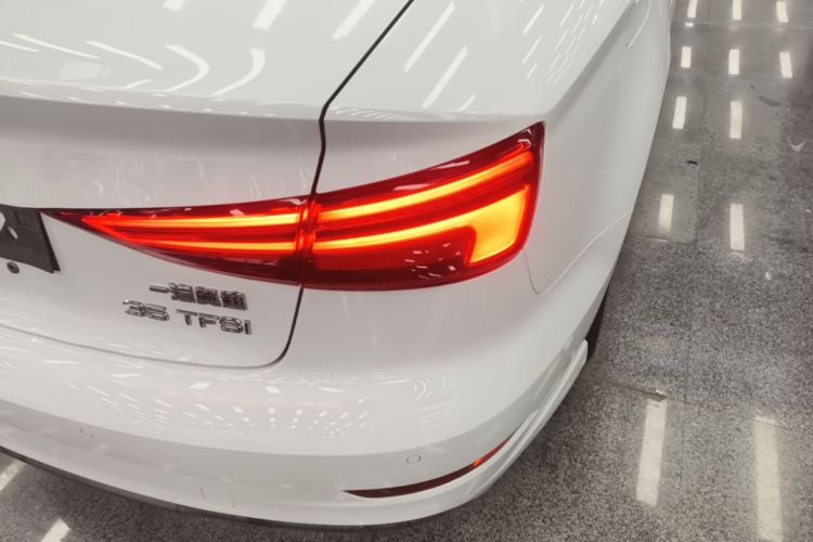 Audi A3 2018 car image #8