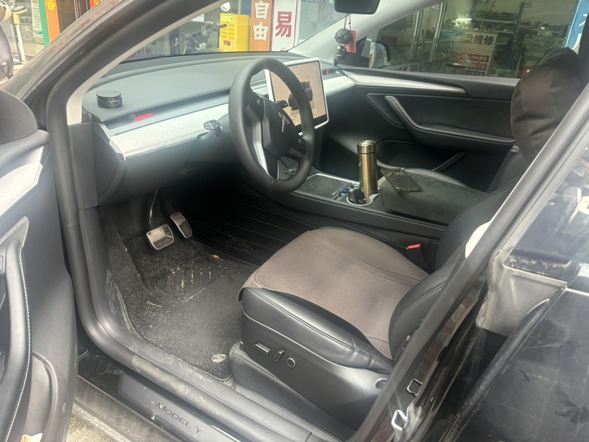 Tesla Model Y 2024 car image #3