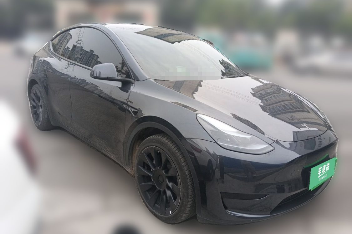 Tesla Model Y 2024 immagine di auto #2