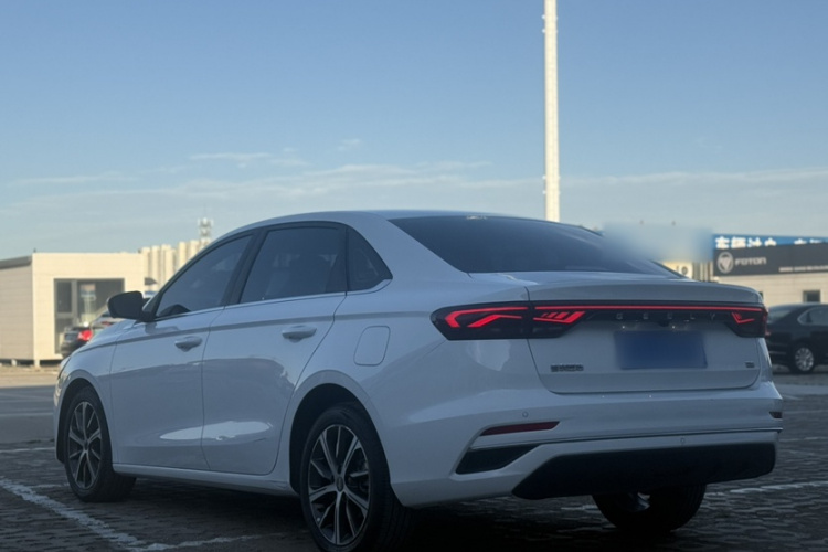 GEELY Emgrand 2021 car image #4