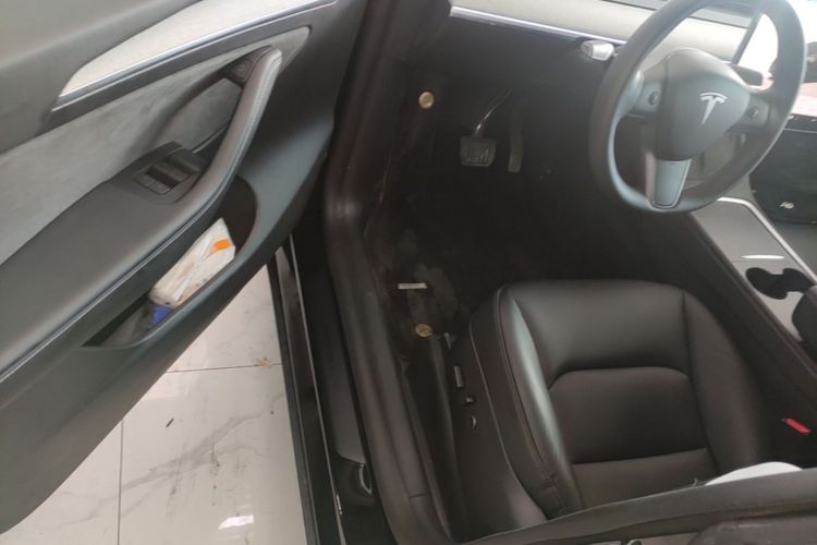 Tesla Model Y 2024 #16 Tesla Model Y 2024 car image #16