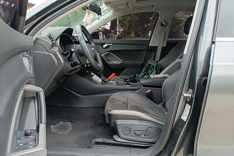 Audi Q3 2019 #16 Audi Q3 2019 car image #16
