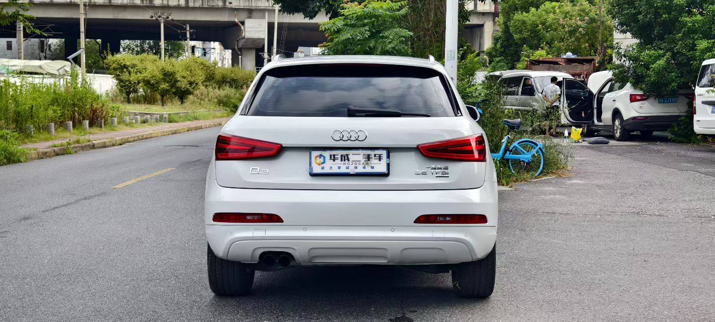 Audi Q3 2015 car image #3