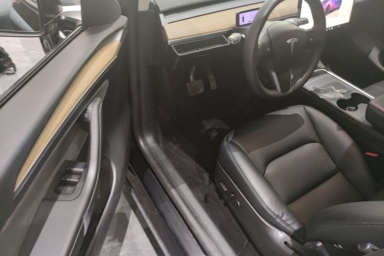 Tesla Model Y 2022 #16 Tesla Model Y 2022 car image #16
