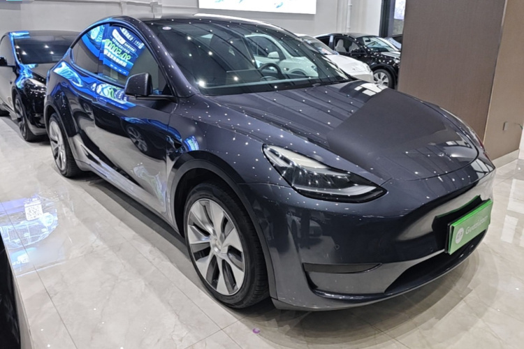 Tesla Model Y 2022 #4 Tesla Model Y 2022 car image #4