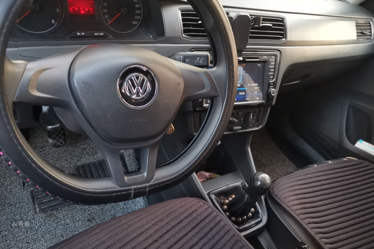Volkswagen Santana 2017 car image #11