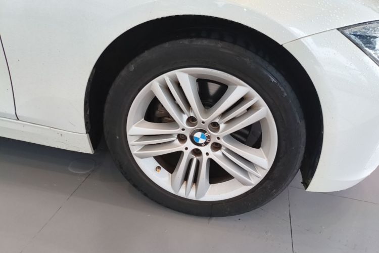 BMW 3 Series 2017 #9 BMW 3 Series 2017 car image #9