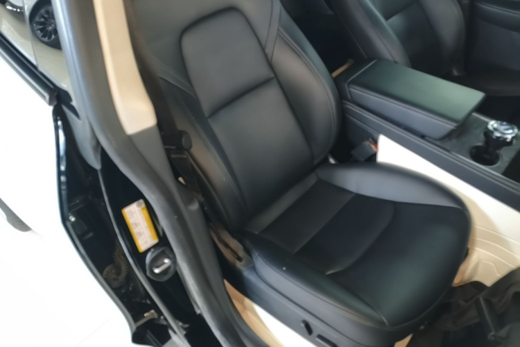 Tesla Model Y 2023 #24 Tesla Model Y 2023 immagine di auto #24