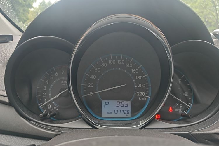 Toyota Vios 2015 car image #12