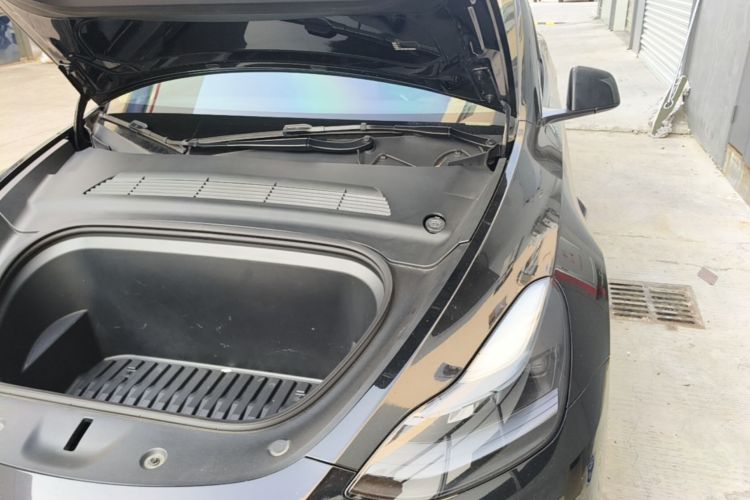 Tesla Model Y 2023 immagine di auto #24