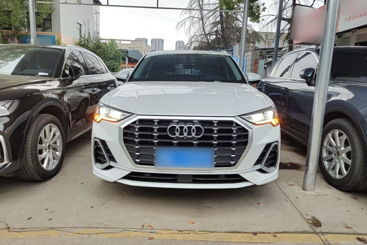 Audi Q3 2023 #3 Audi Q3 2023 car image #3