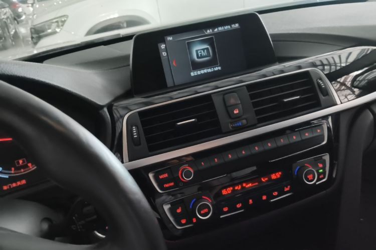 BMW 3 Series 2018 #13 BMW 3 Series 2018 immagine di auto #13