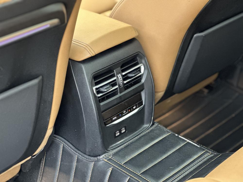BMW 3 Series 2019 #10 BMW 3 Series 2019 car image #10