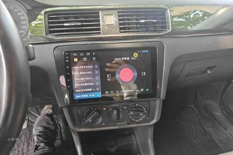 Volkswagen Santana 2018 car image #15