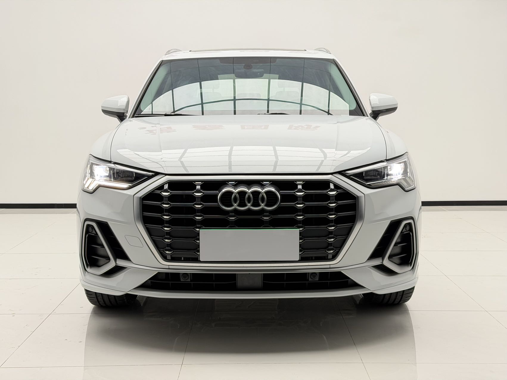 2022 immagine di auto #2