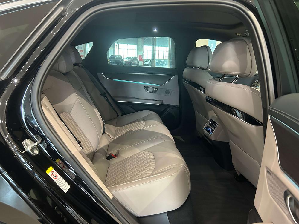 BYD Han 2024 car image #24