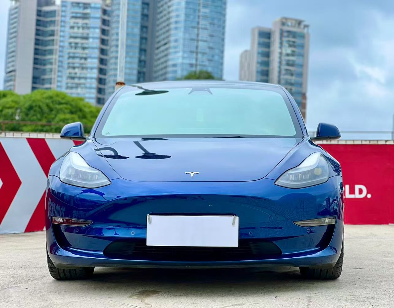 Tesla Model 3 2021 car image #2