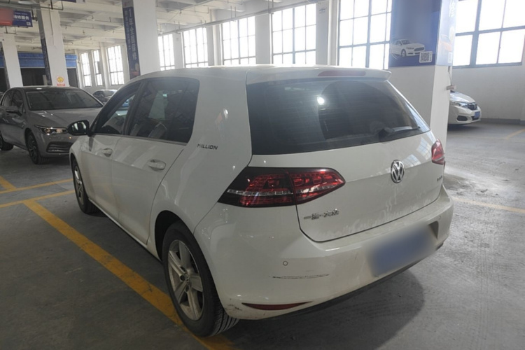 Volkswagen Golf 2017 car image #5