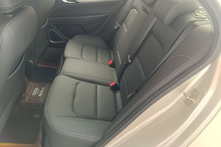 GEELY Emgrand 2019 #13 GEELY Emgrand 2019 car image #13
