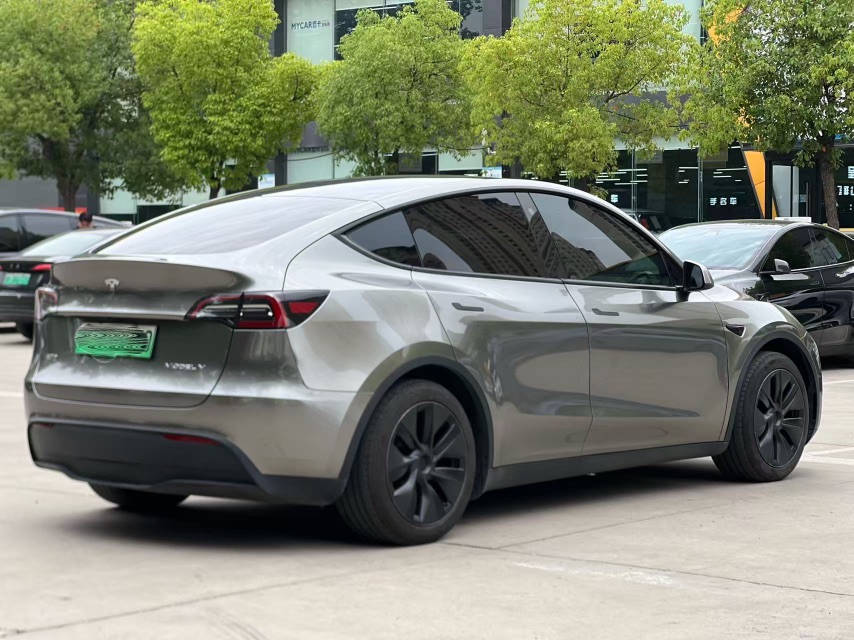 Tesla Model Y 2023 #7 Tesla Model Y 2023 car image #7