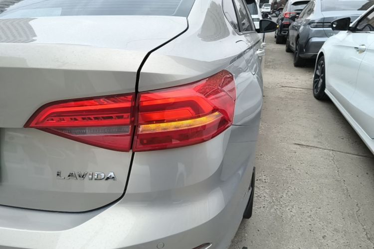 Volkswagen Lavida 2019 #8 Volkswagen Lavida 2019 car image #8