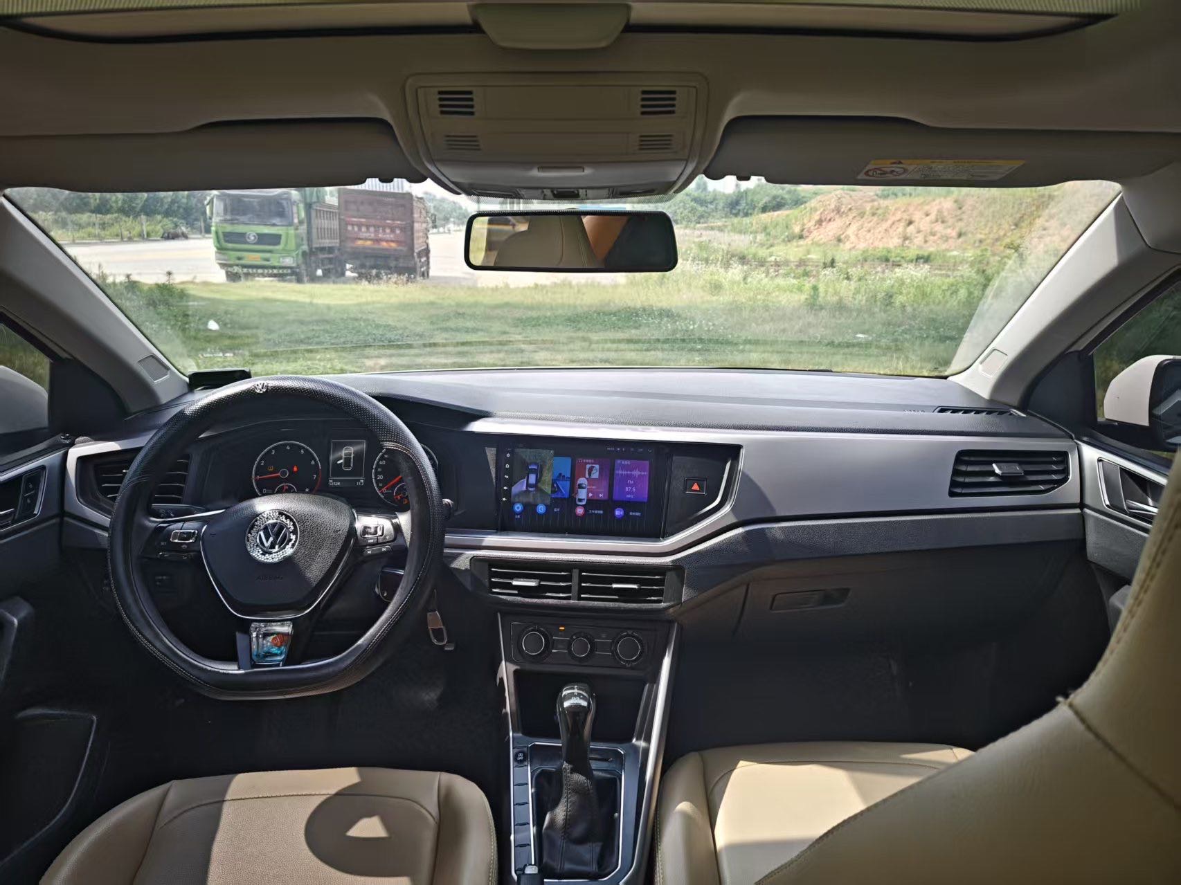 Volkswagen Polo 2019 car image #8