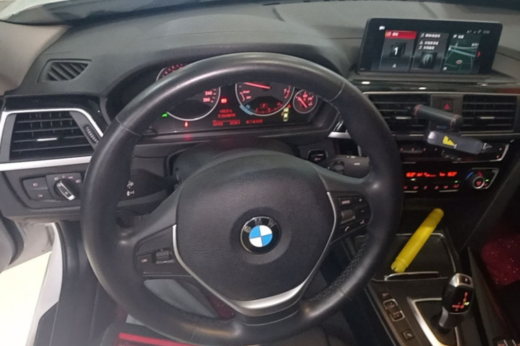 BMW 3 Series 2019 #15 BMW 3 Series 2019 car image #15