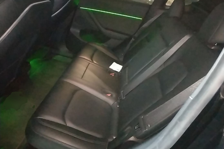 Tesla Model Y 2021 immagine di auto #17