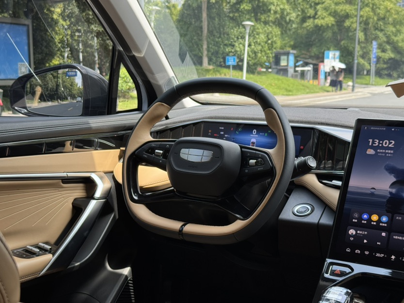 GEELY Boyue L 2023 car image #6