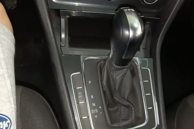 Volkswagen Golf 2019 #14 Volkswagen Golf 2019 car image #14
