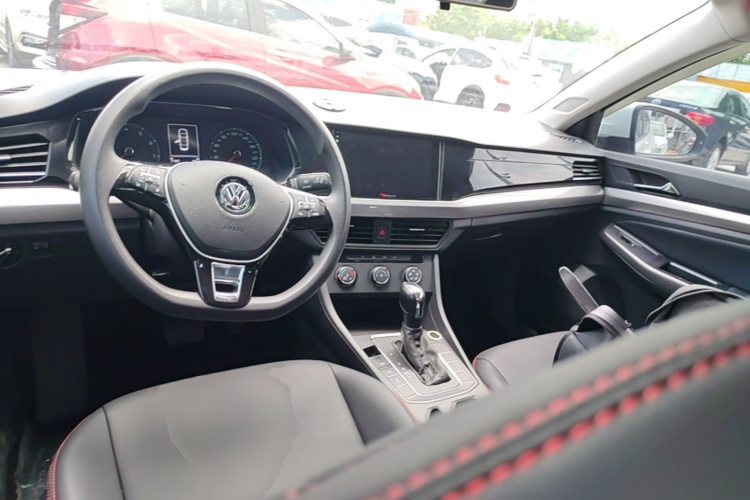 Volkswagen Bora 2020 car image #10