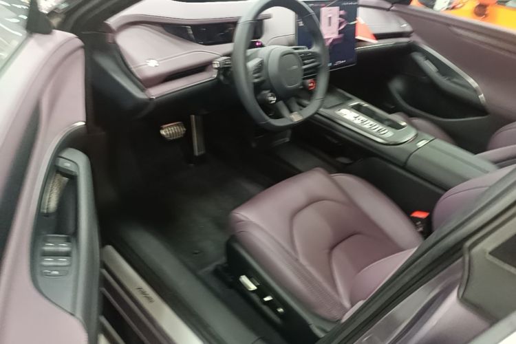 MI SU7 2025 imagem de carro #16