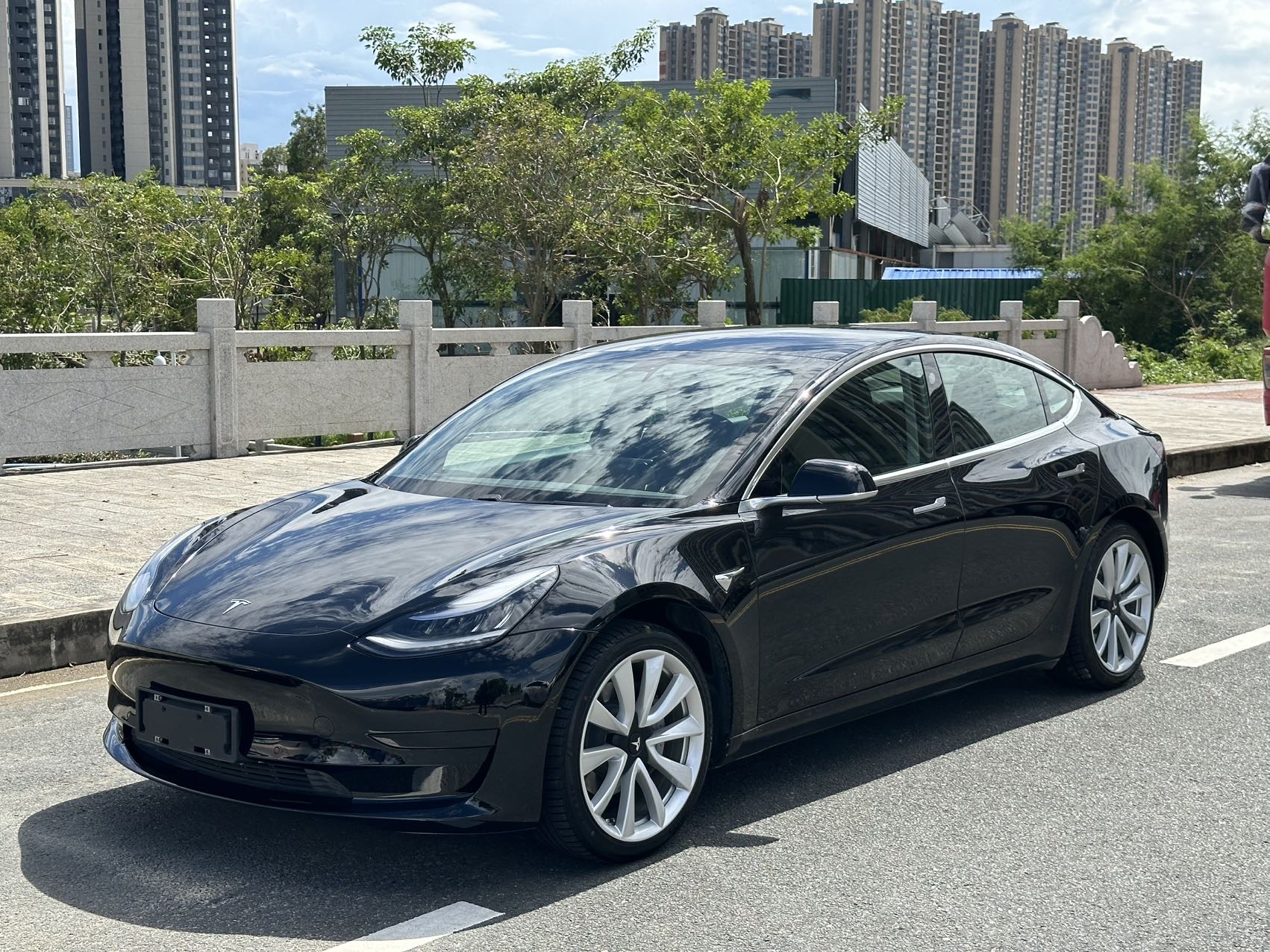 Tesla Model 3 2020 car image 