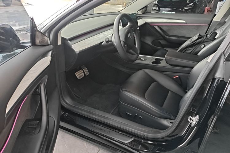 Tesla Model 3 2022 car image #16